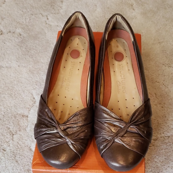 Unstructured by Clarks Copper/Brown Metallic shoe - Picture 2 of 7